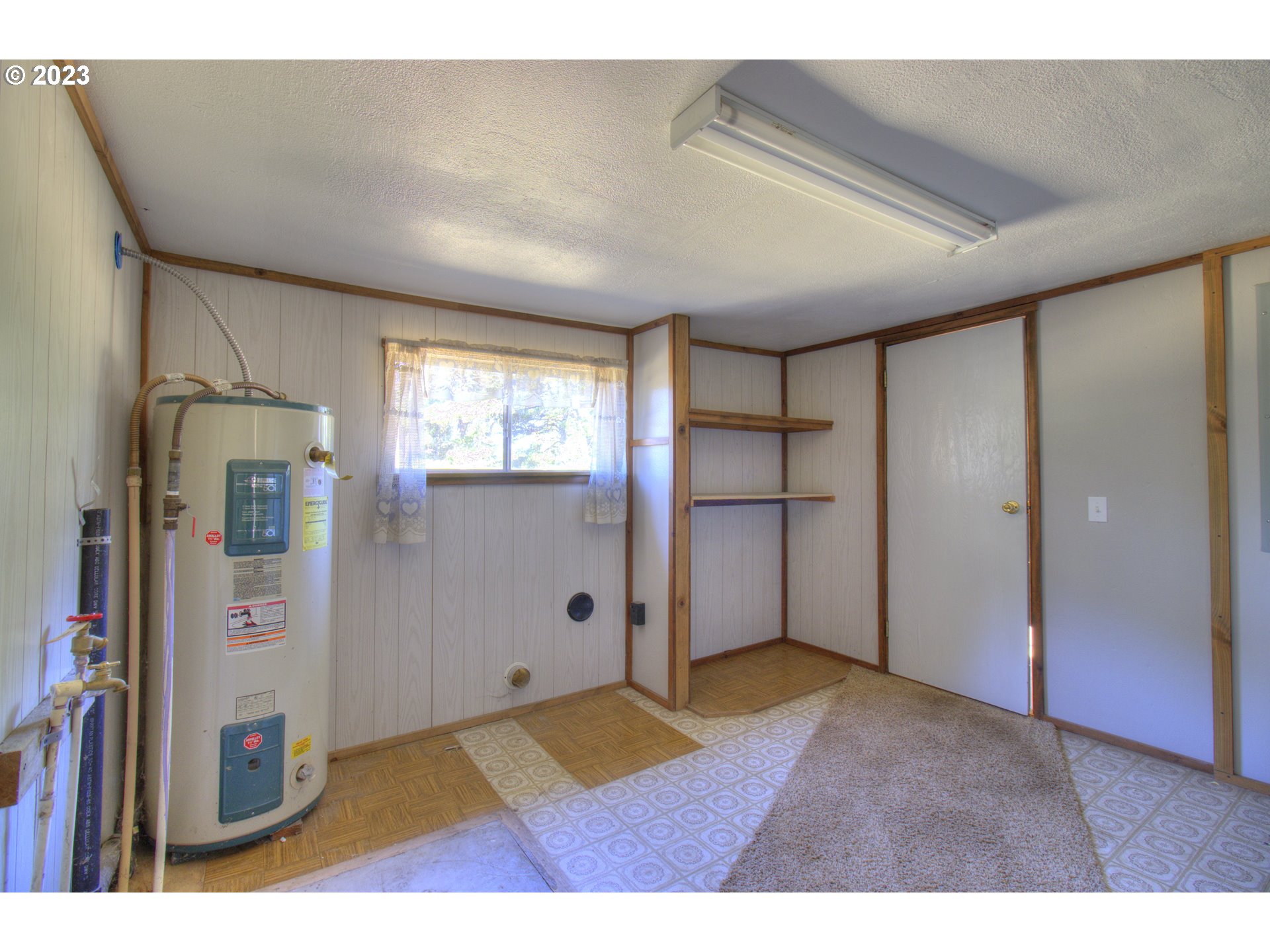 94553 Shadow Lane Gold Beach, OR 97444 - Photo 23 of 32 Utility Room