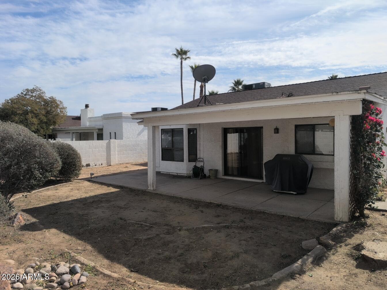 406 West Kings Avenue Phoenix, AZ 85023 - Photo 41 of 45 a front view of a house with garden