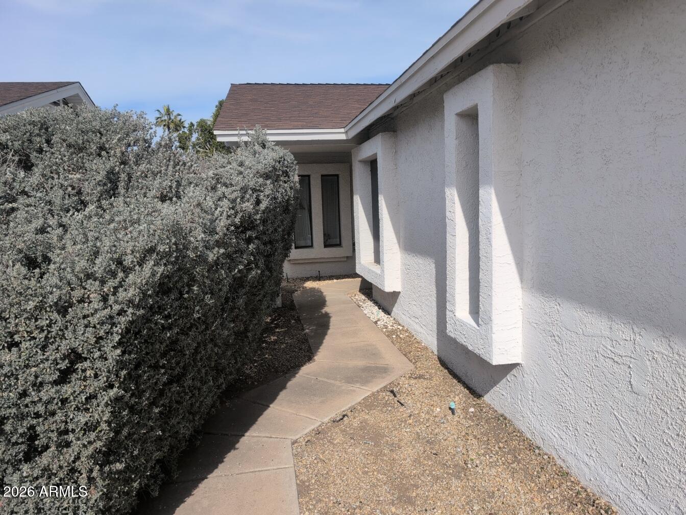 406 West Kings Avenue Phoenix, AZ 85023 - Photo 5 of 45 a view of entryway