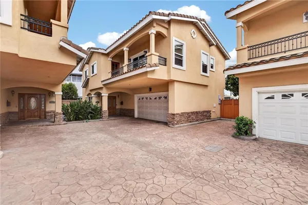 $900,000 | 15422 Freeman Avenue, Lawndale, CA 90260