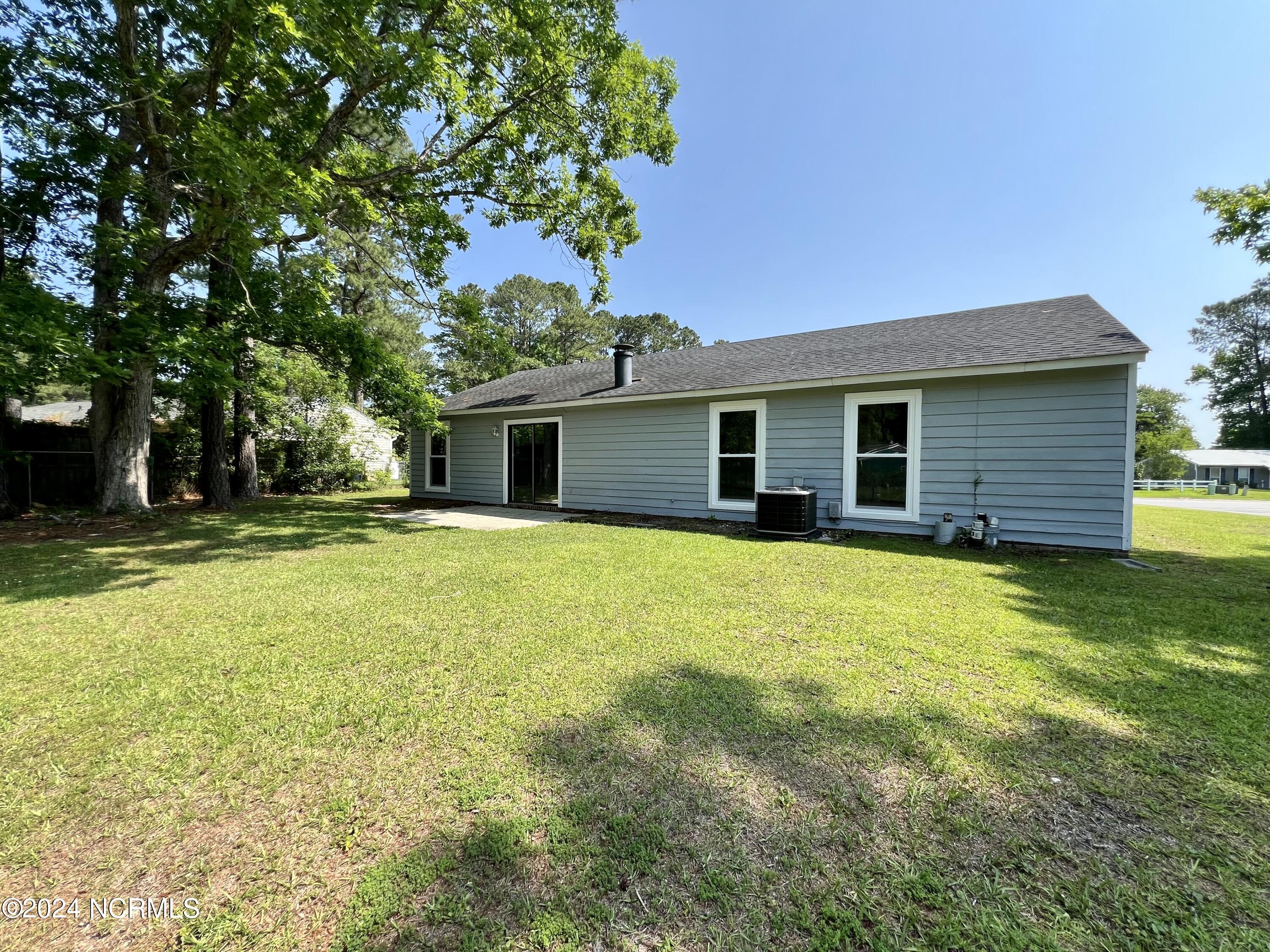 635 Shadowridge Road Jacksonville, NC 28546 - Photo 20 of 21 232DA786-E469-48C1-AA23-B077879AE0D8_1_2