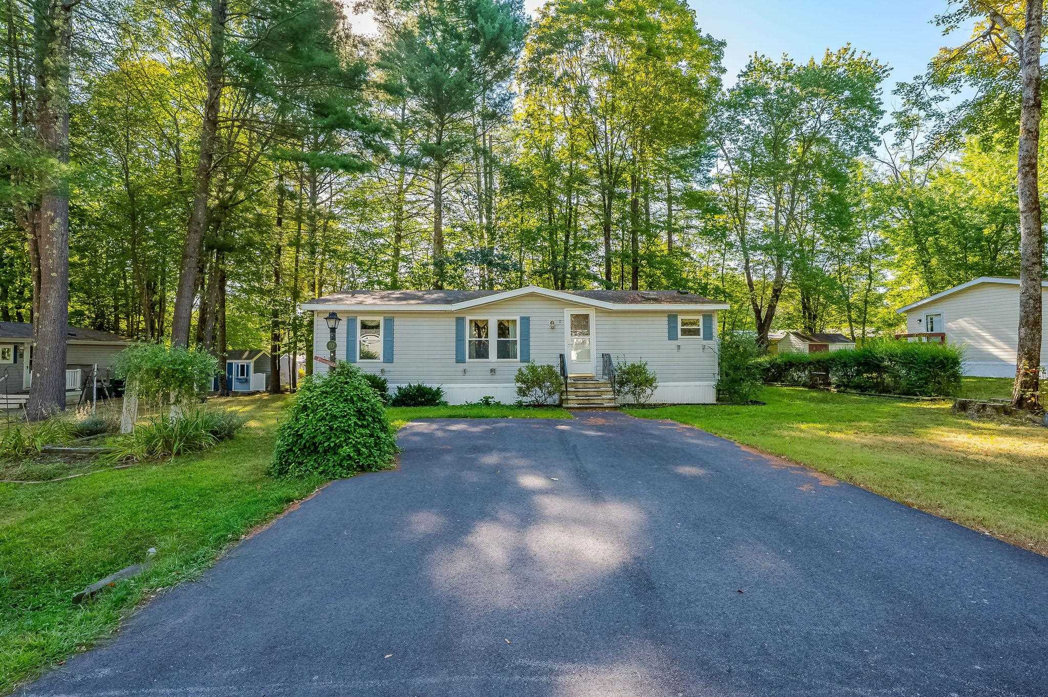 10 York Court Rochester, NH 03868 - Photo 2 of 45