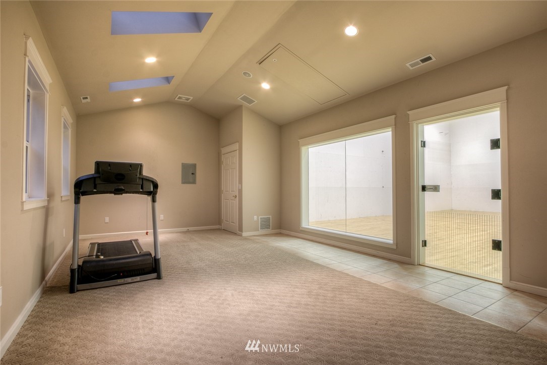 8552 246th Lane Northeast Redmond, WA 98053 - Photo 18 of 25