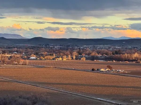 $729,000 | 319 Snowmoody Way, Ontario, OR 97914