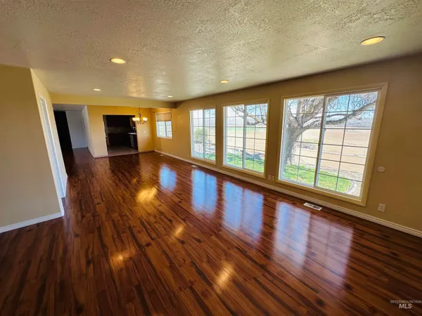 $729,000 | 319 Snowmoody Way, Ontario, OR 97914