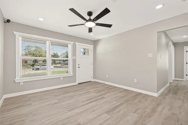 $1,950 | 10531 Royal Oaks Drive, Houston, TX 77016