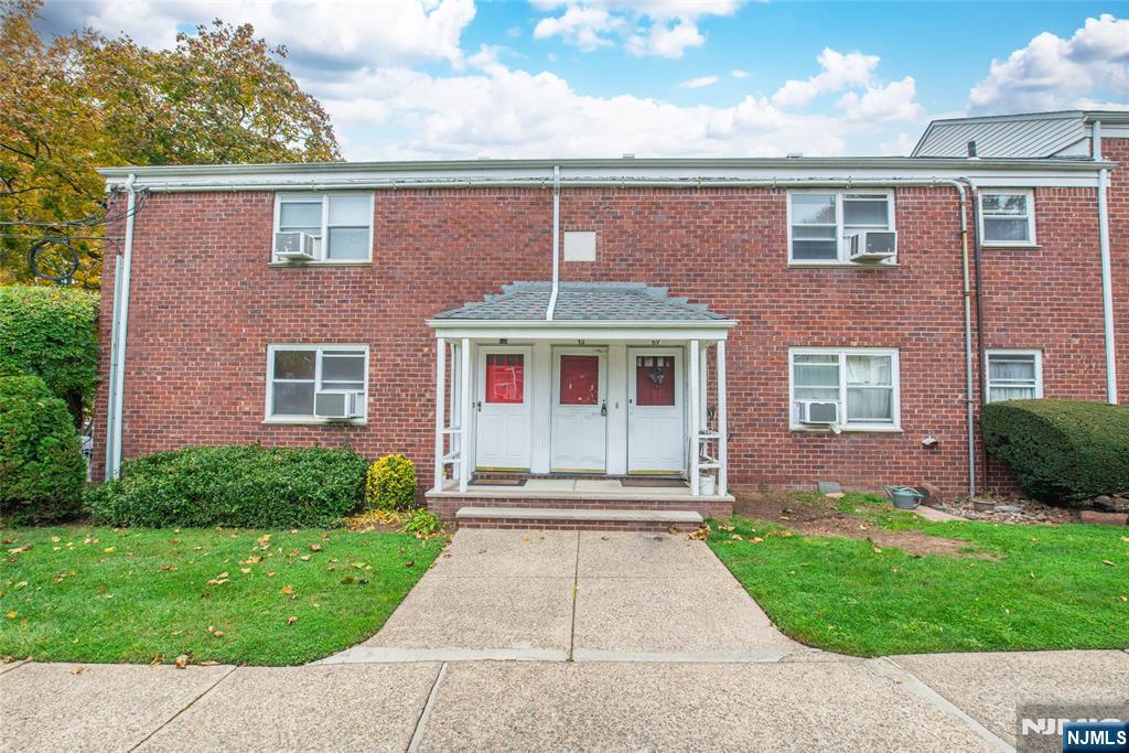 486 Blanchard Terrace, Unit 70 Hackensack, NJ 07601 - Photo 14 of 16