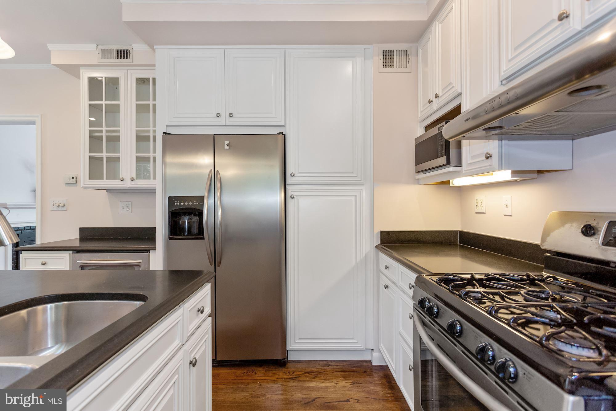 2121 Tunlaw Road Northwest Washington, DC 20007 - Photo 15 of 35