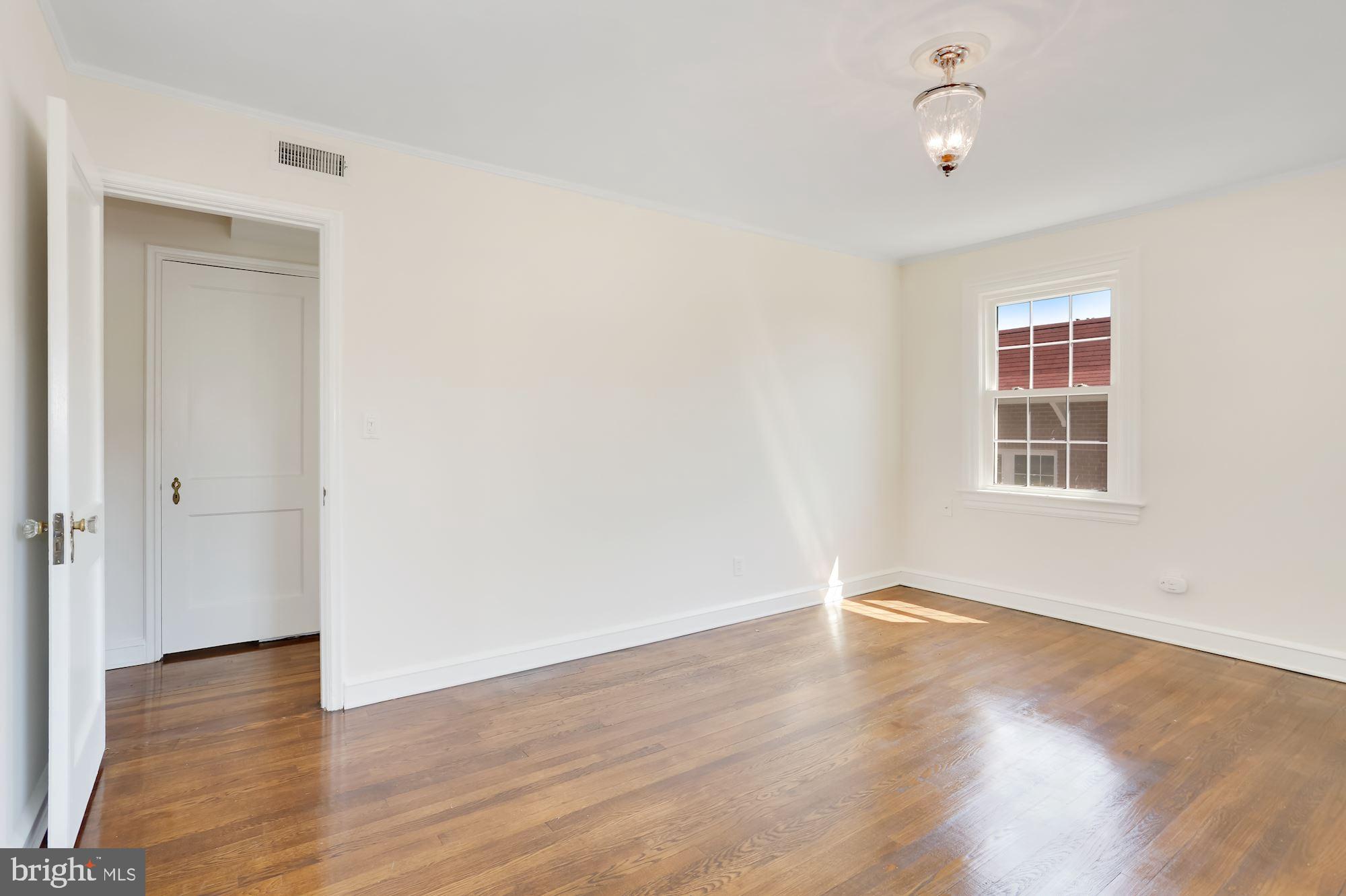 2121 Tunlaw Road Northwest Washington, DC 20007 - Photo 23 of 35