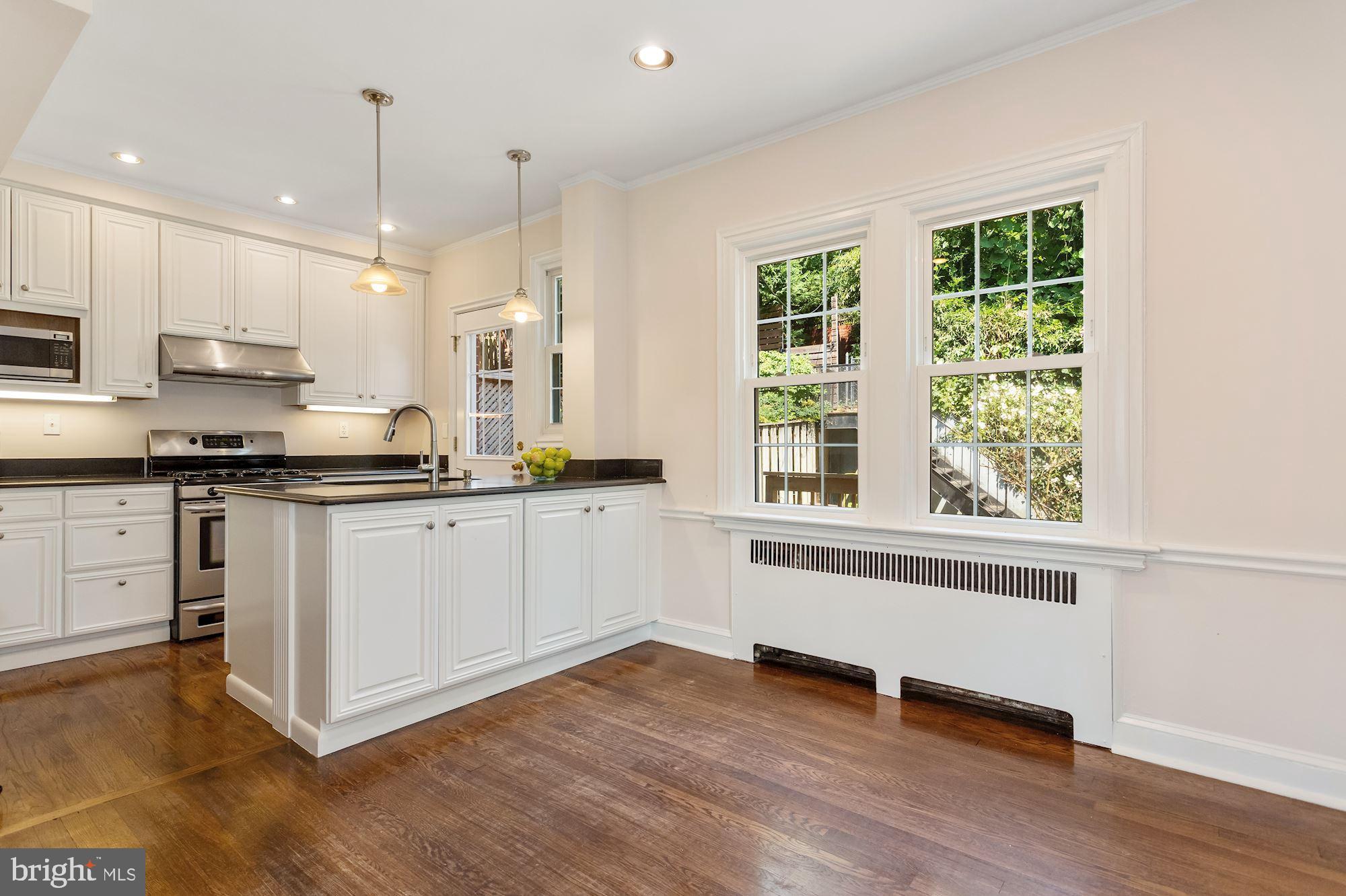 2121 Tunlaw Road Northwest Washington, DC 20007 - Photo 7 of 35