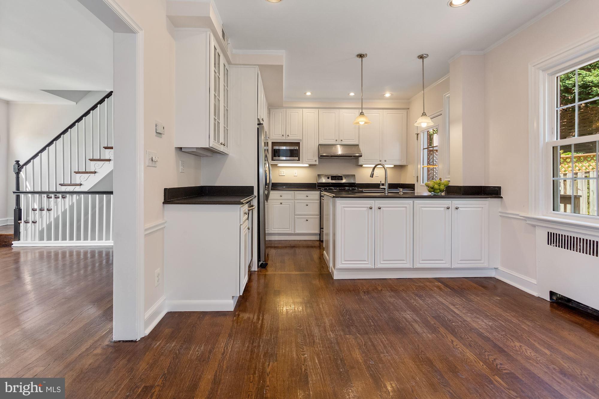 2121 Tunlaw Road Northwest Washington, DC 20007 - Photo 8 of 35