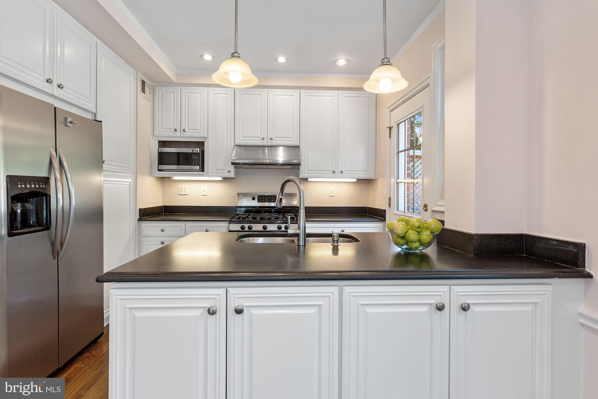 2121 Tunlaw Road Northwest Washington, DC 20007 - Photo 9 of 35