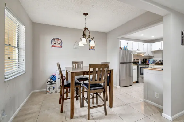 $2,100 | 777 South Federal Highway, Unit 202H, Pompano Beach, FL 33062