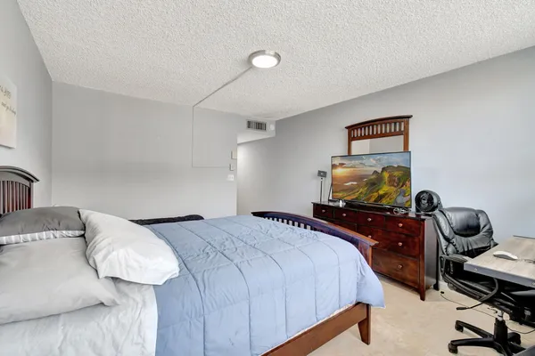 $2,100 | 777 South Federal Highway, Unit 202H, Pompano Beach, FL 33062