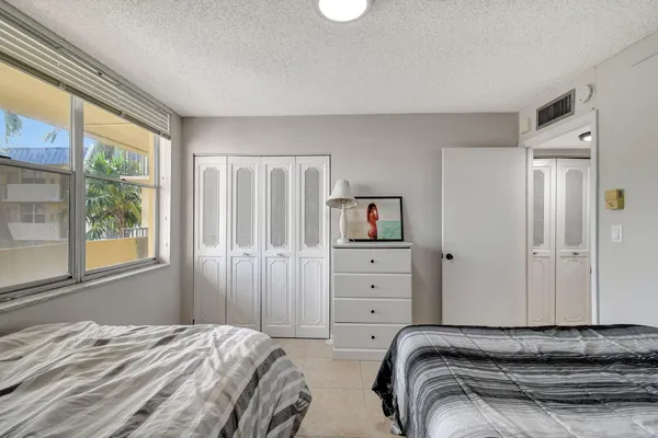 $2,100 | 777 South Federal Highway, Unit 202H, Pompano Beach, FL 33062