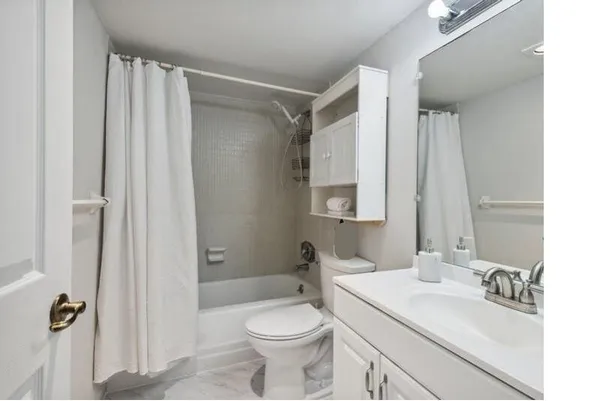 $2,100 | 777 South Federal Highway, Unit 202H, Pompano Beach, FL 33062