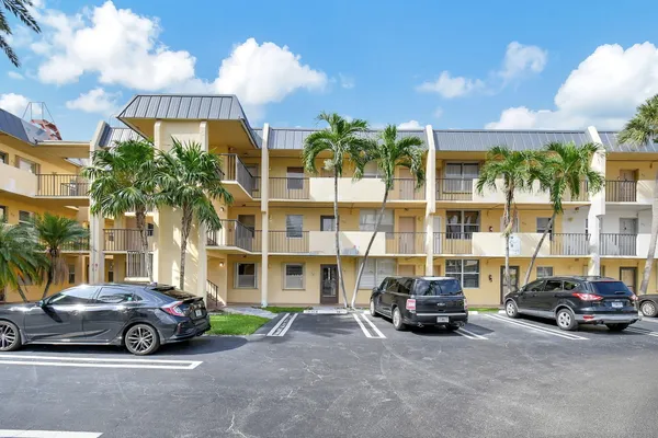 $2,100 | 777 South Federal Highway, Unit 202H, Pompano Beach, FL 33062