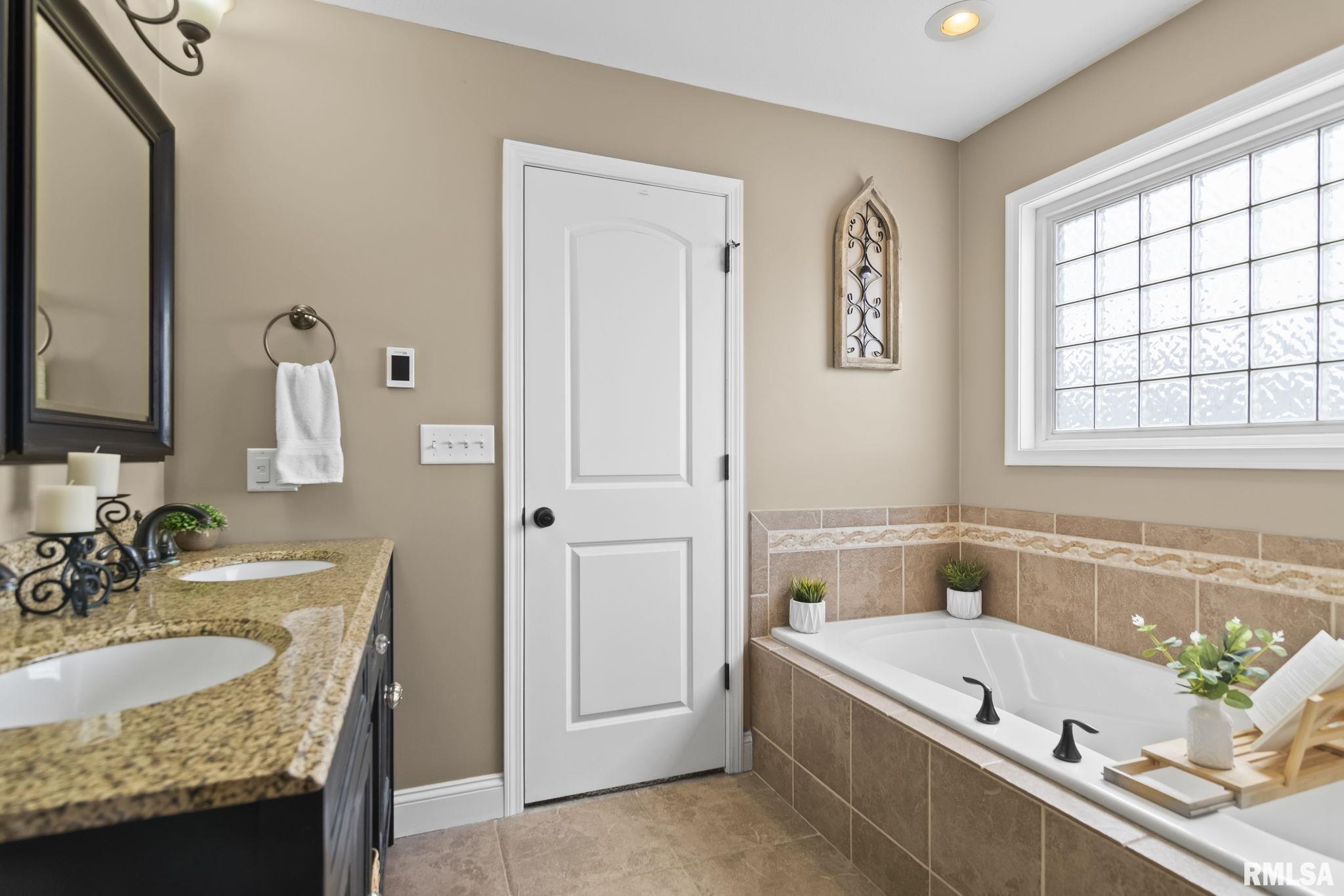 620 Garden Court Chatham, IL 62629 - Photo 17 of 42