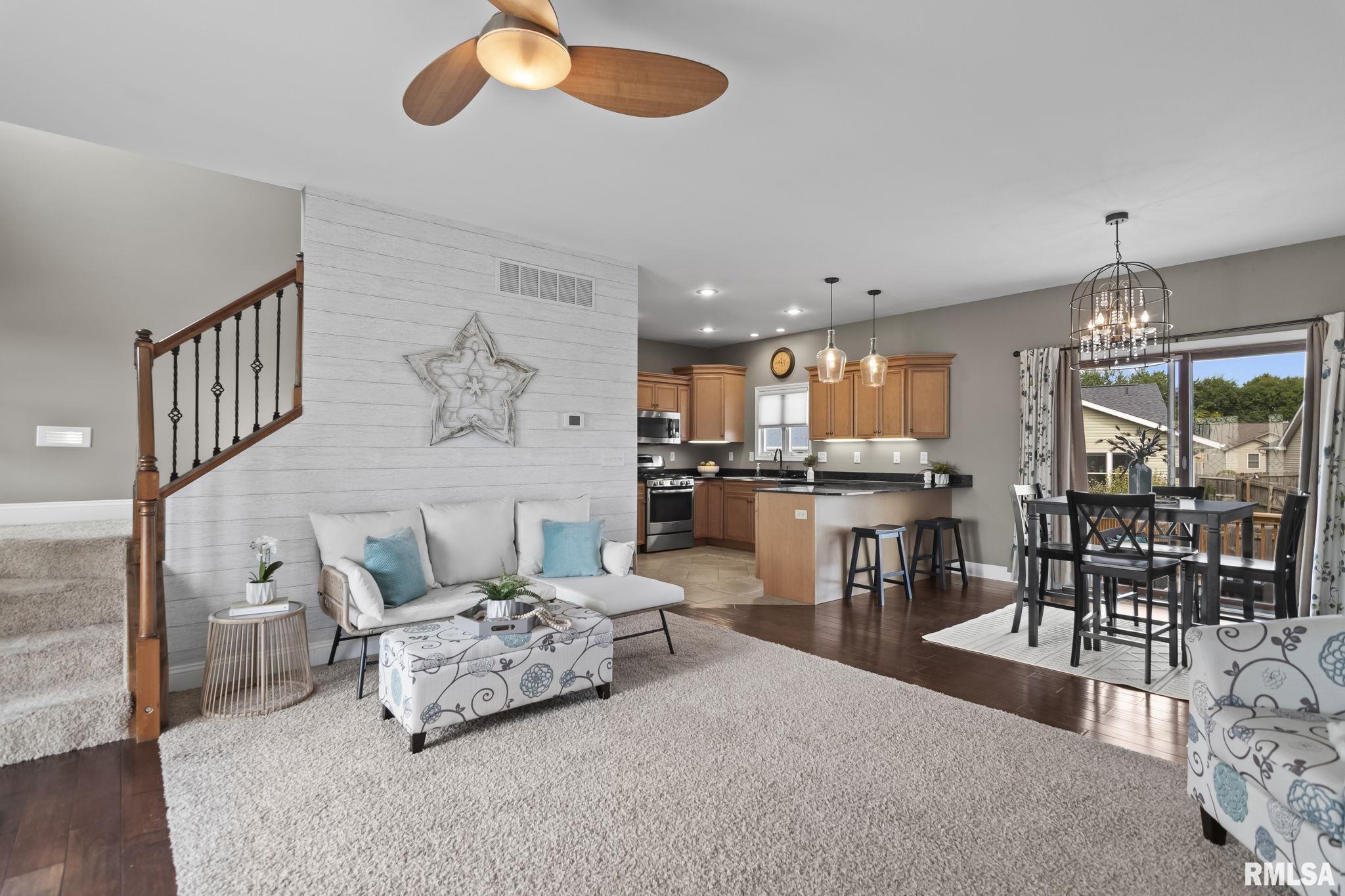 620 Garden Court Chatham, IL 62629 - Photo 3 of 42