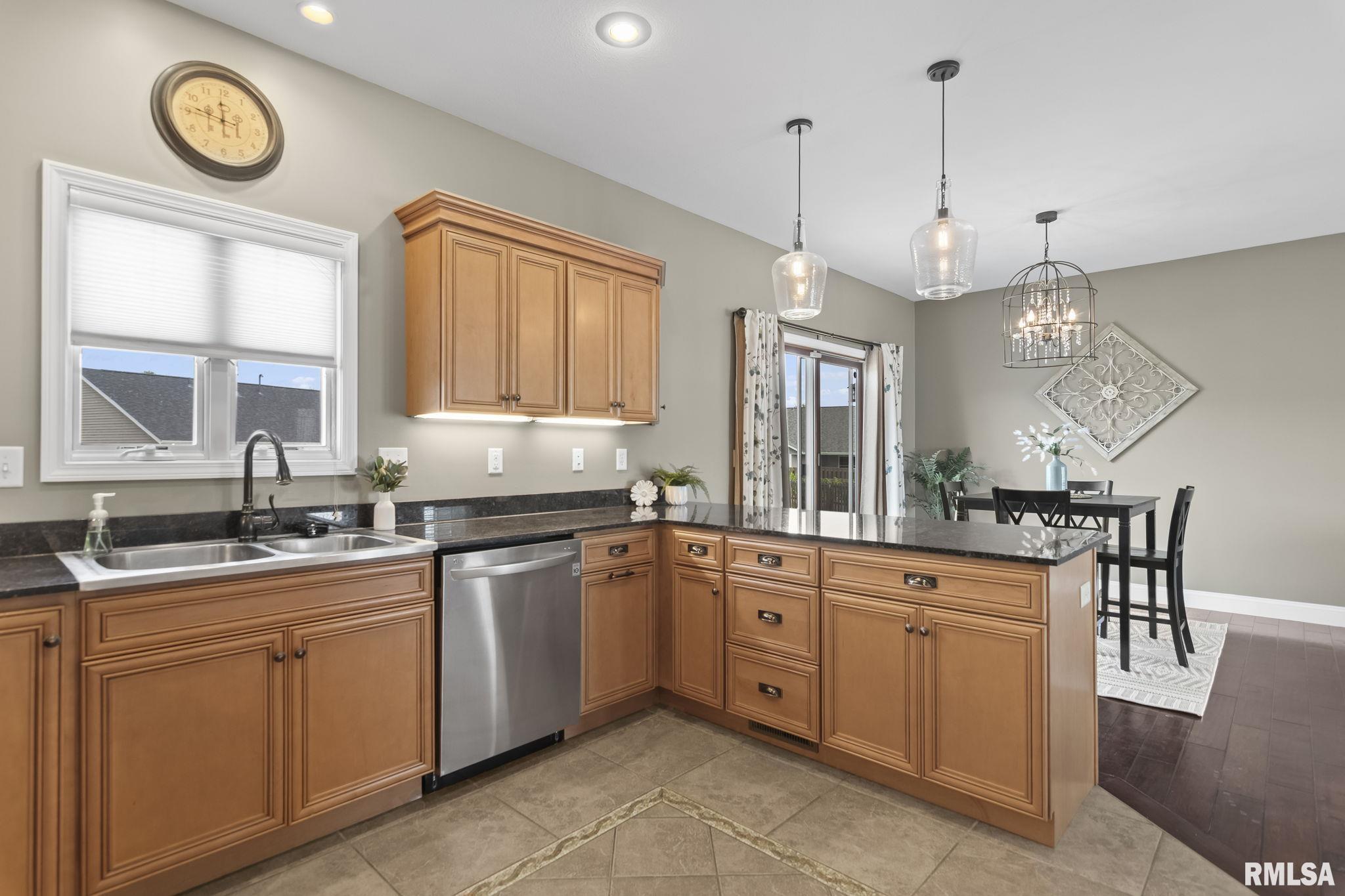 620 Garden Court Chatham, IL 62629 - Photo 10 of 42