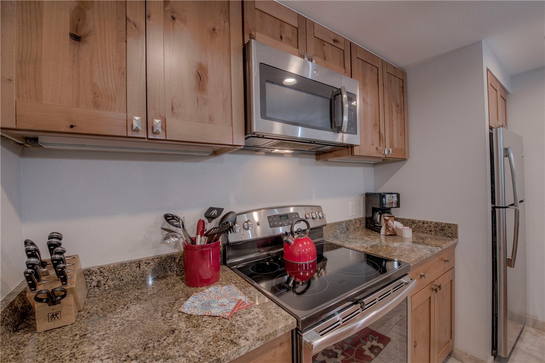 22097 Saints John Road, Unit 2510 Keystone, CO 80435 - Photo 9 of 35 Kitchen