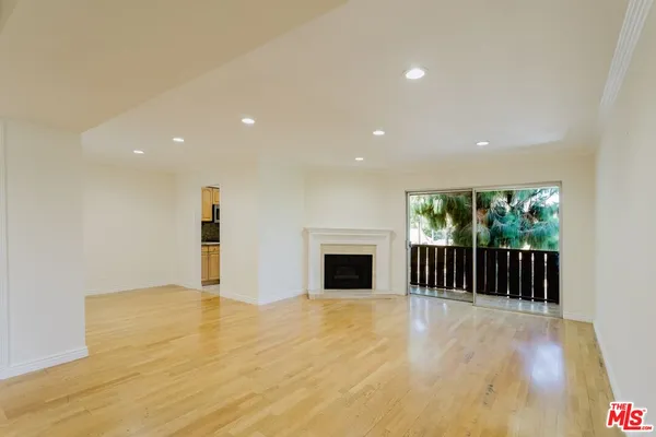 $435,000 | 14980 Victory Boulevard, Unit 201, Van Nuys, CA 91411