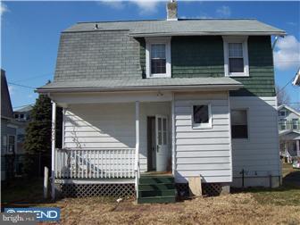21 West Roland Road Brookhaven, PA 19015 - Photo 2 of 12 Exterior Back