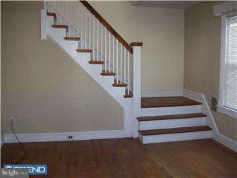 21 West Roland Road Brookhaven, PA 19015 - Photo 4 of 12 Living Room