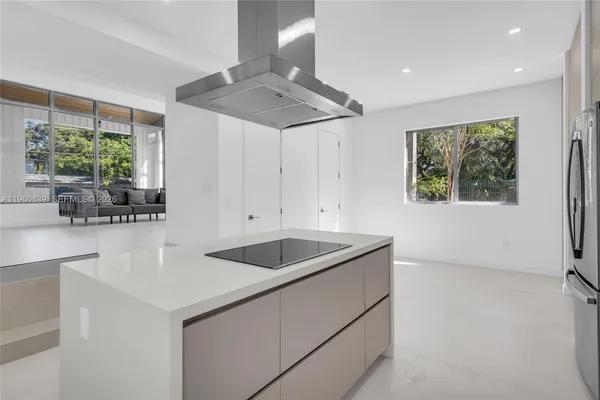 $9,500 | 3204 Plaza Street, Miami, FL 33133