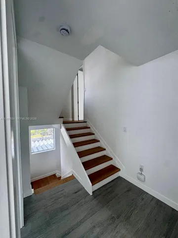 $10,000 | 3204 Plaza Street, Miami, FL 33133