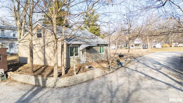 $169,900 | 814 South Main Street, Eureka, IL 61530