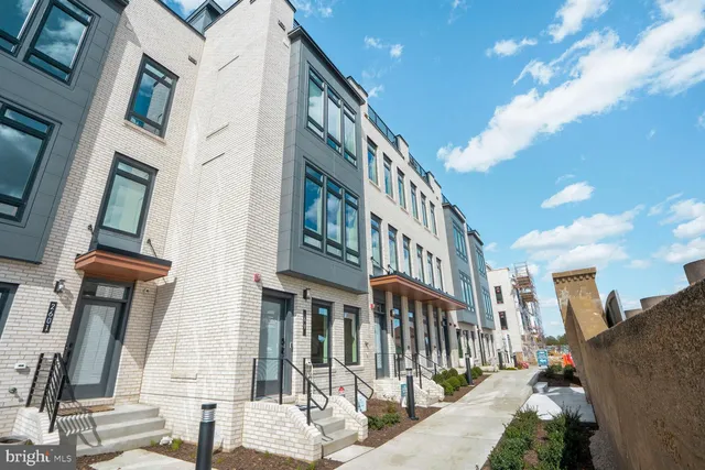 $1,039,212 | 61 Lower Service Court Northwest, Washington, DC 20422