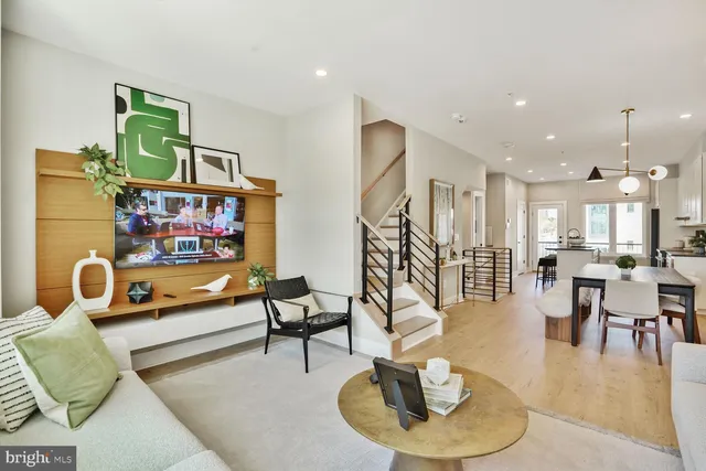 $1,039,212 | 61 Lower Service Court Northwest, Washington, DC 20422