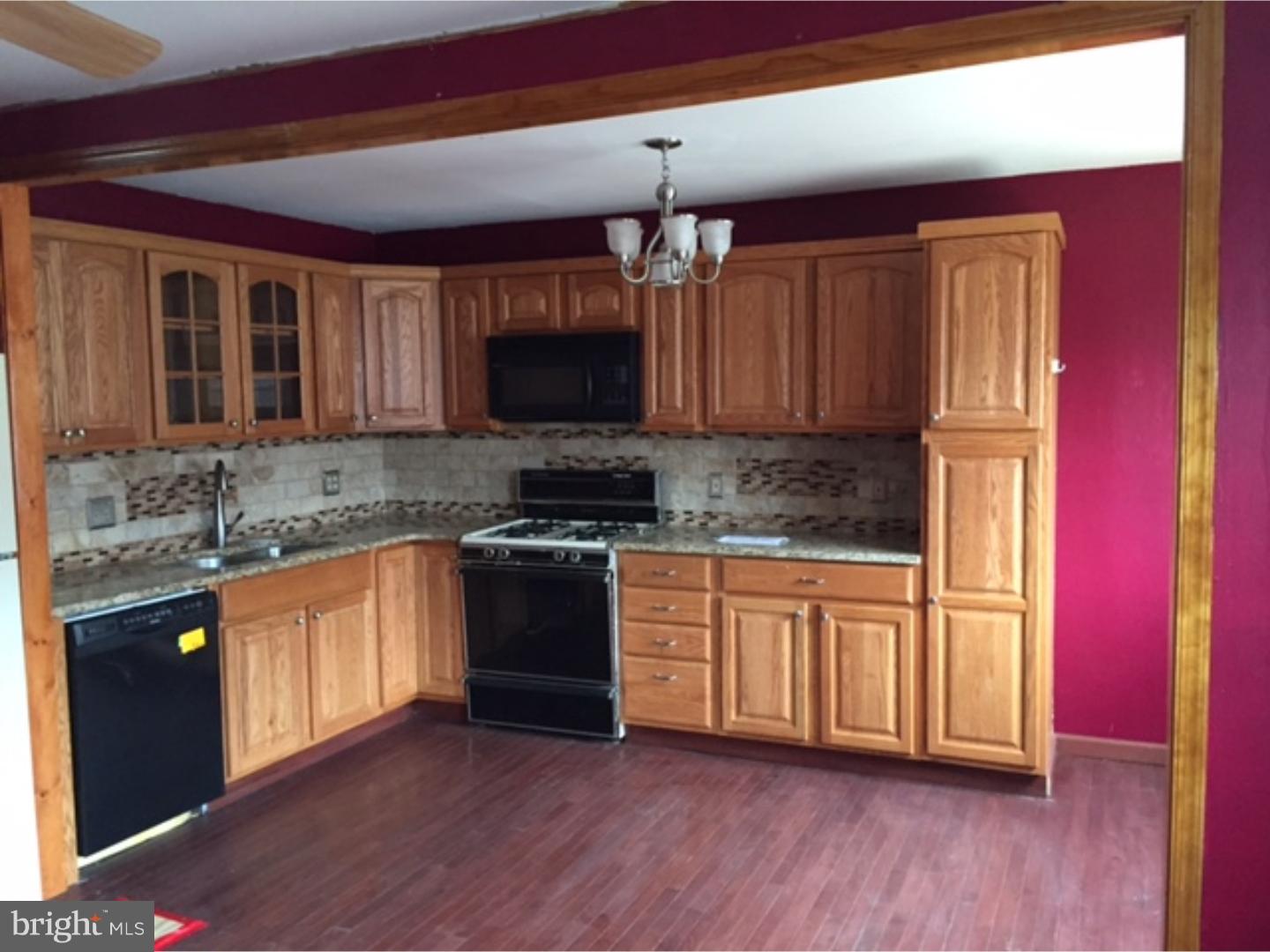 12625 Richton Road Philadelphia, PA 19154 - Photo 11 of 25 Kitchen