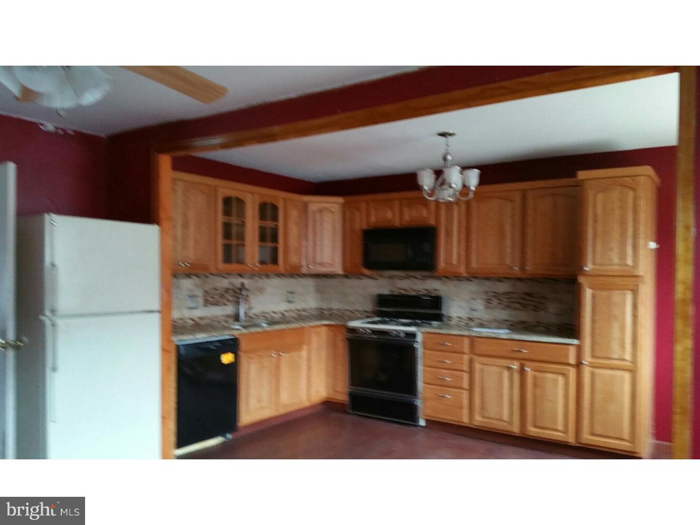 12625 Richton Road Philadelphia, PA 19154 - Photo 12 of 25 Kitchen
