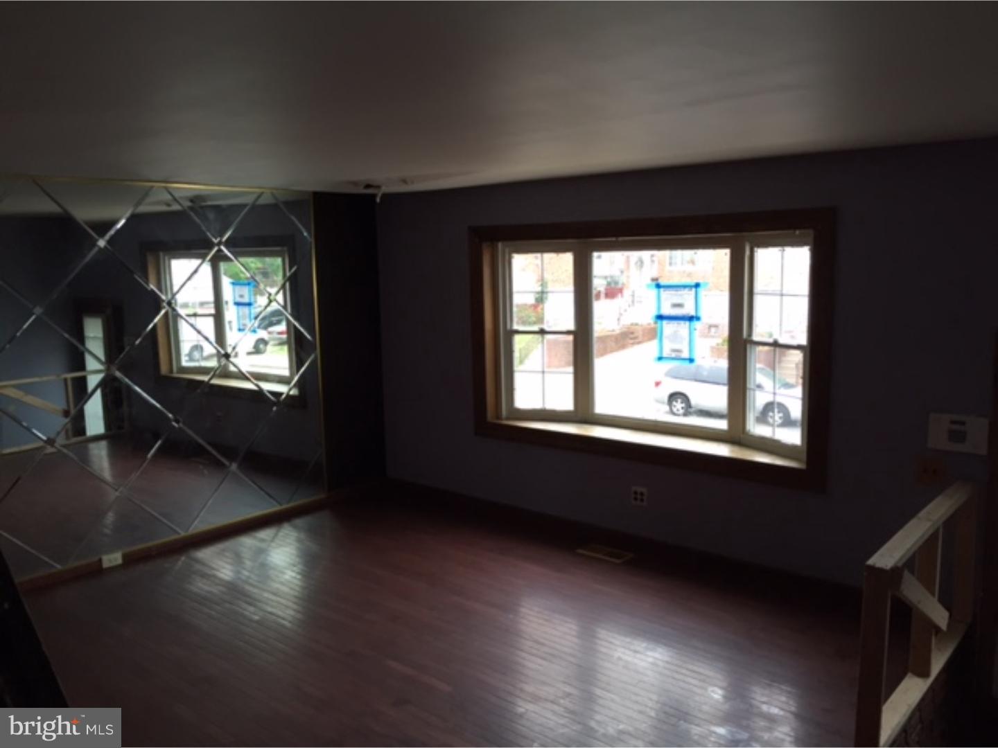 12625 Richton Road Philadelphia, PA 19154 - Photo 5 of 25 Living Room