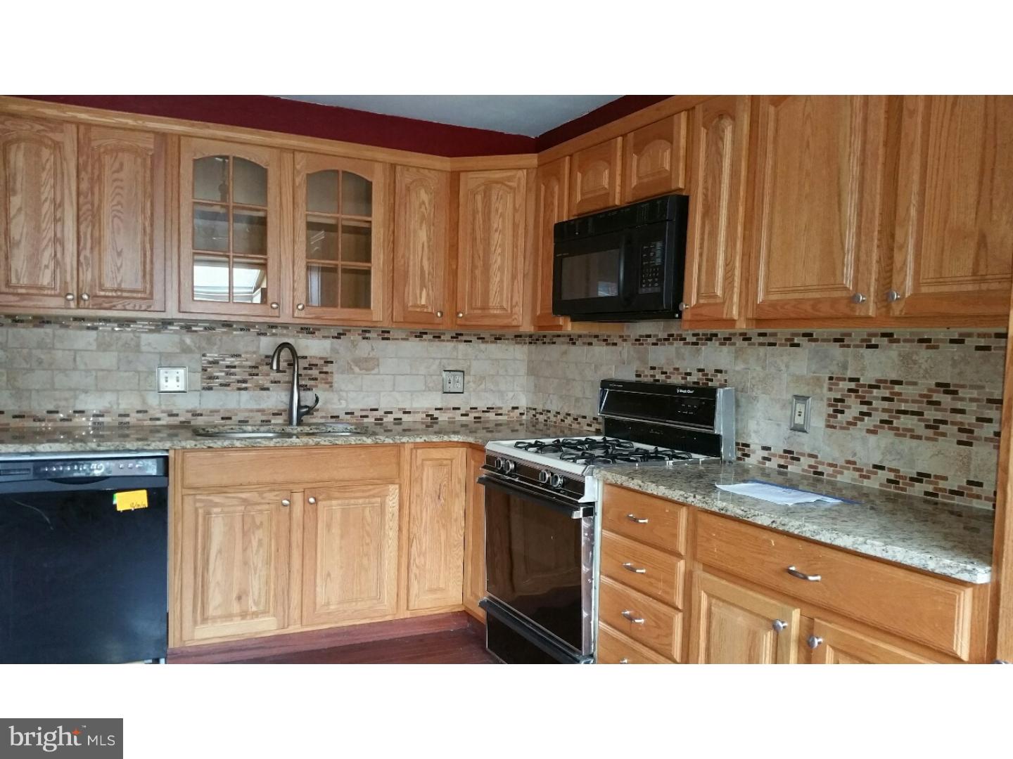 12625 Richton Road Philadelphia, PA 19154 - Photo 7 of 25 Kitchen