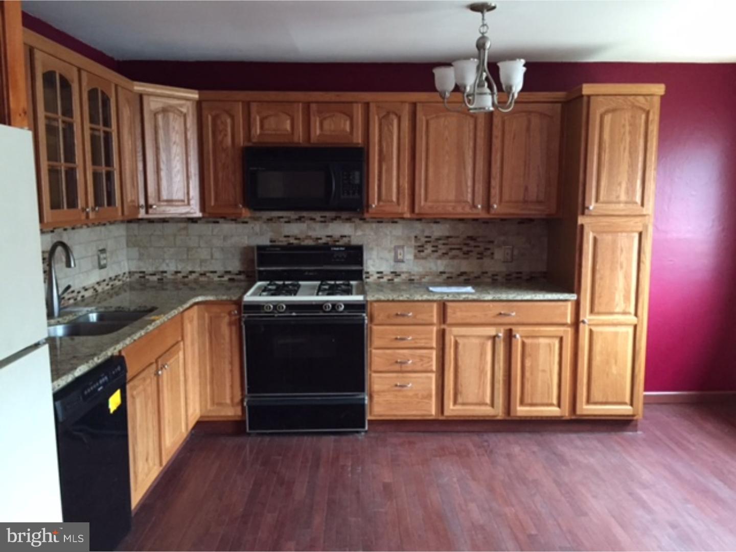 12625 Richton Road Philadelphia, PA 19154 - Photo 8 of 25 Kitchen