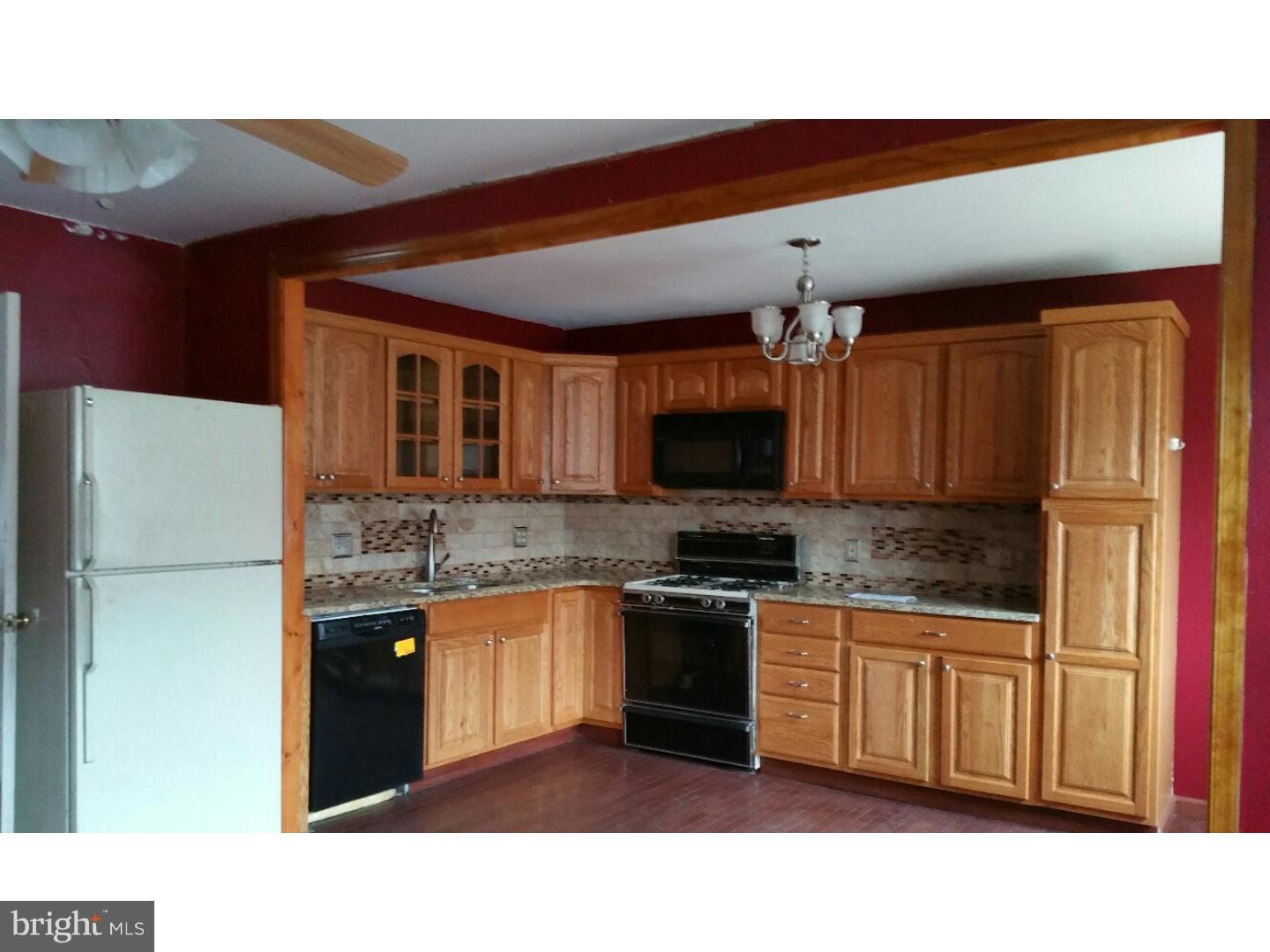 12625 Richton Road Philadelphia, PA 19154 - Photo 10 of 25 Kitchen