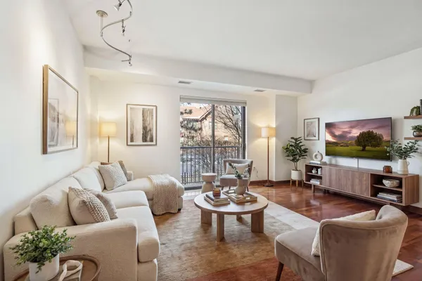 $229,900 | 317 Groveland Avenue, Unit 116, Minneapolis, MN 55403