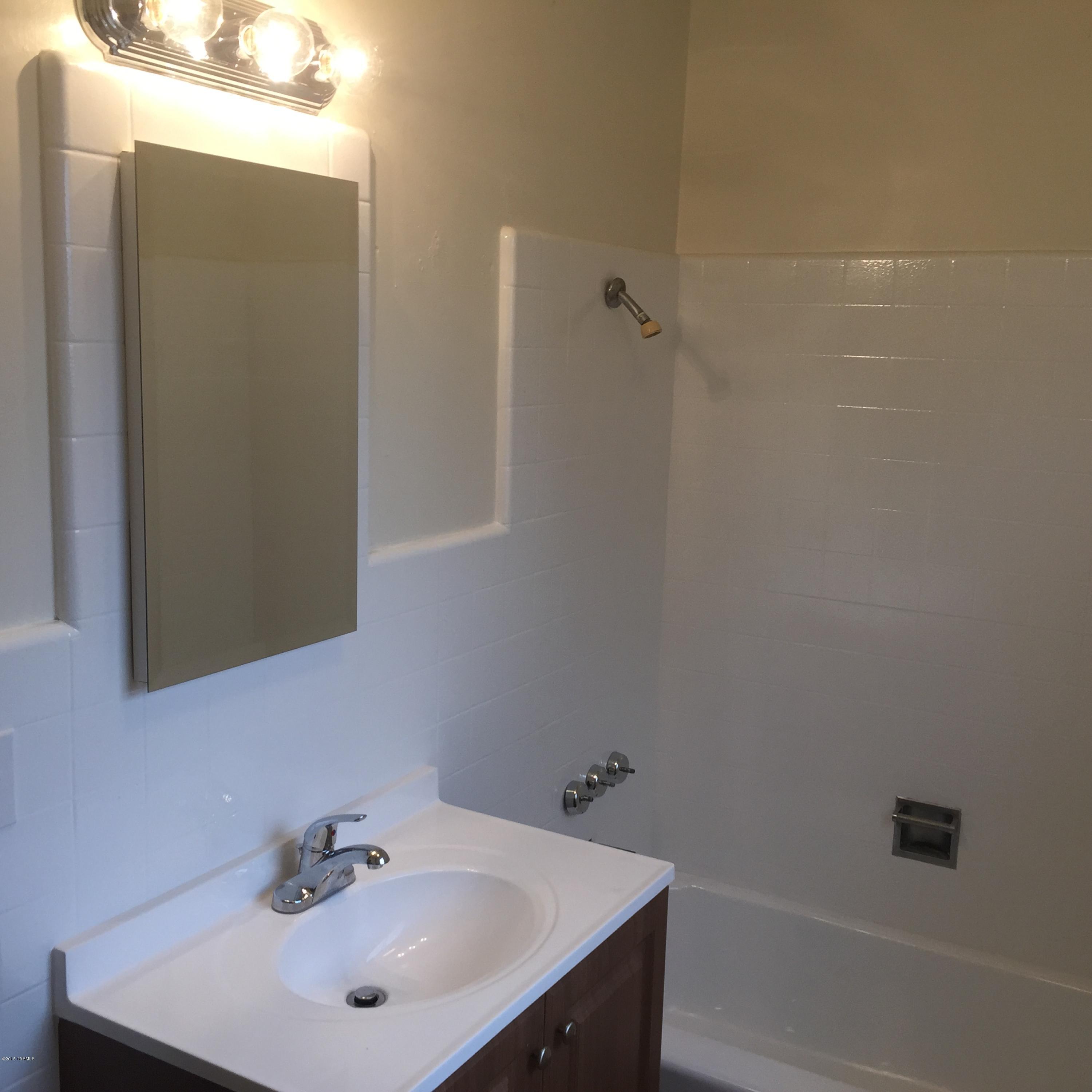 942 East Halcyon Road Tucson, AZ 85719 - Photo 11 of 15
