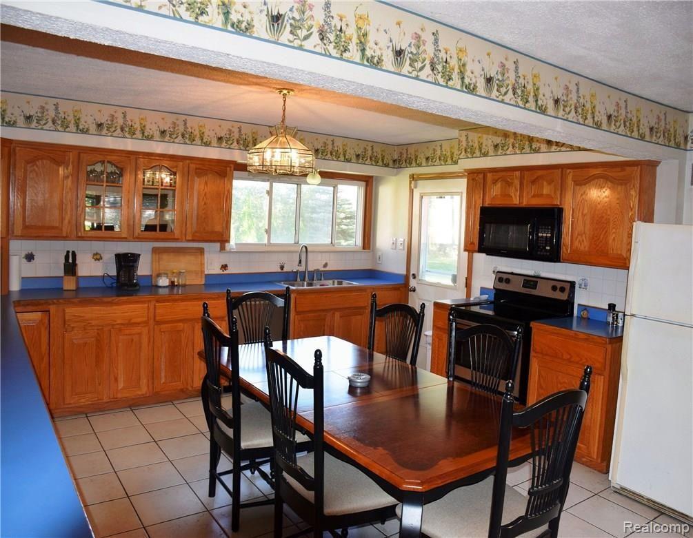 29679 Hickey Road New Baltimore, MI 48051 - Photo 21 of 33 21 kitchen refer.jpg
