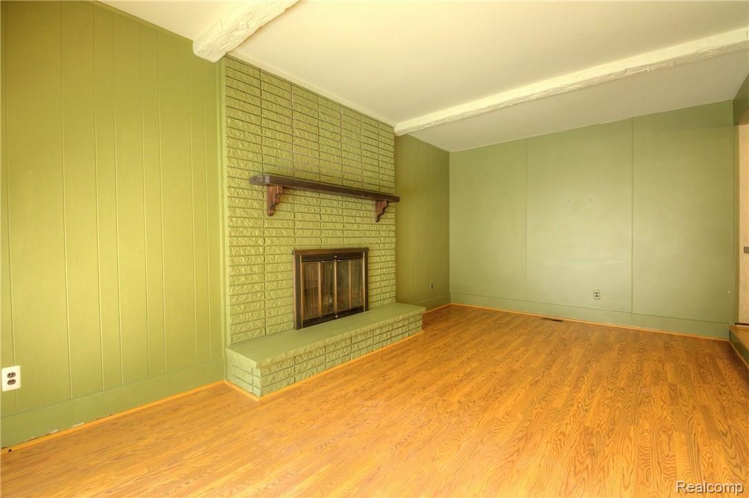 624 Merrimac Road Canton, MI 48188 - Photo 12 of 25 13 Living Room.jpg