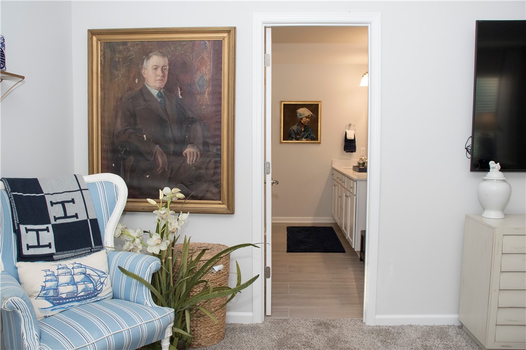 157 Gallery Way Brunswick, GA 31525 - Photo 14 of 34 PRIMARY ENTRY TO BATH