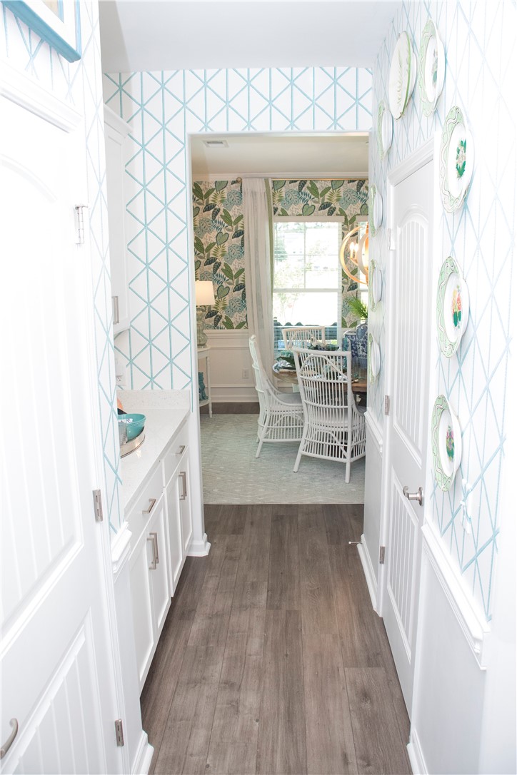 157 Gallery Way Brunswick, GA 31525 - Photo 25 of 34 BUTLERS PANTRY/ BAR