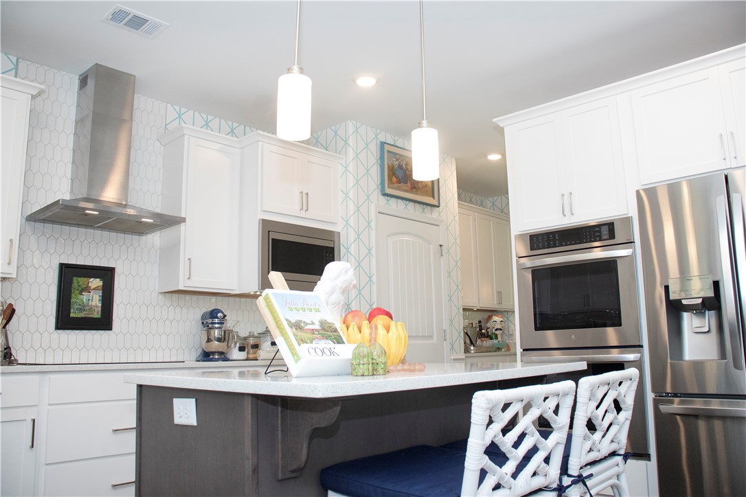 157 Gallery Way Brunswick, GA 31525 - Photo 27 of 34 KITCHEN ISLAND
