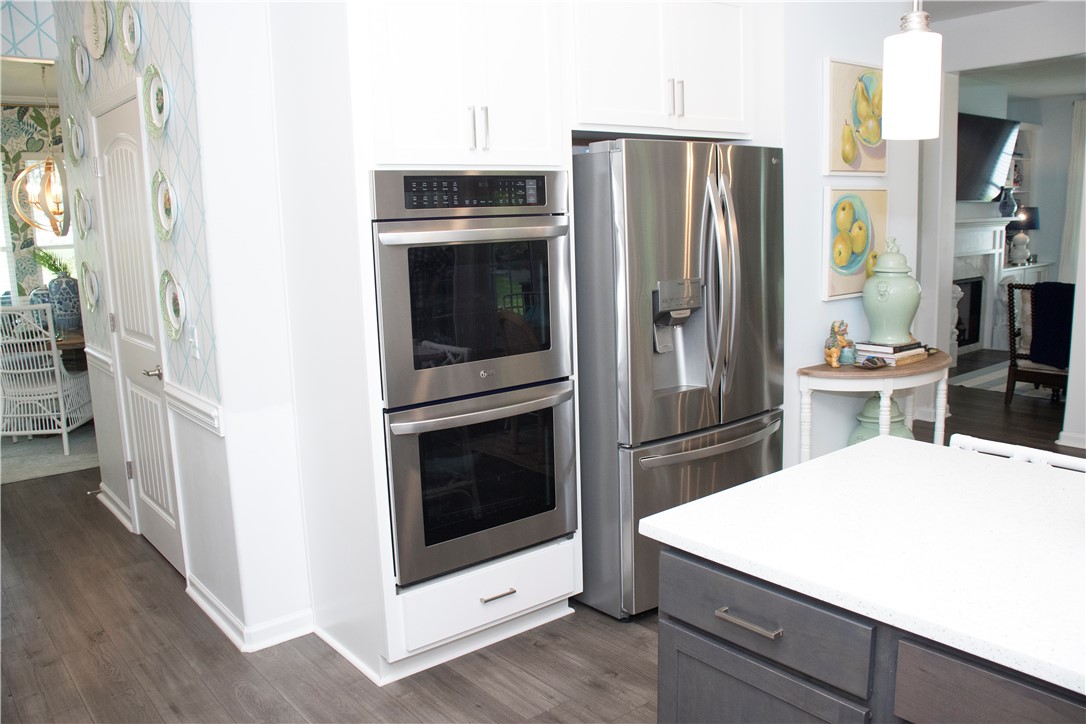 157 Gallery Way Brunswick, GA 31525 - Photo 28 of 34 DOUBLE OVENS AND REFRIGERATOR