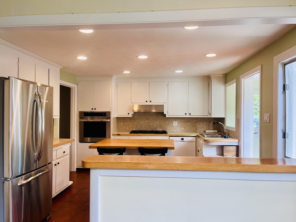 181 Moss Hill Road Boston, MA 02130 - Photo 5 of 21