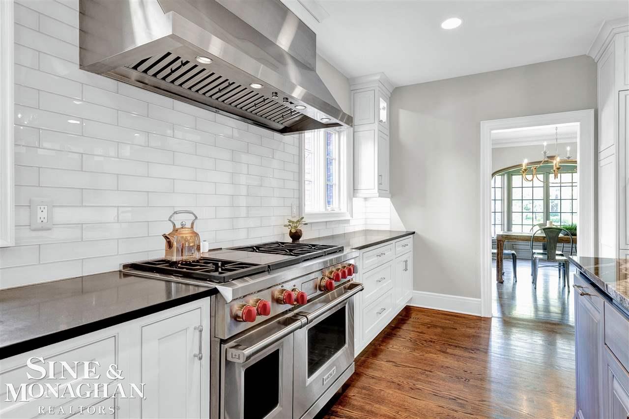 219 Cloverly Road Grosse Pointe, MI 48236 - Photo 15 of 71 50076283-14.JPG