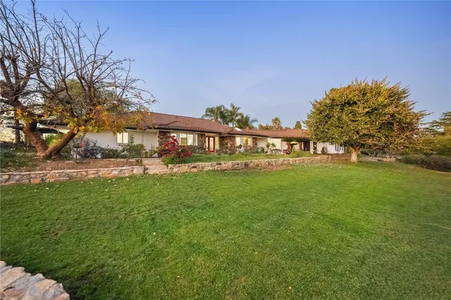 $1,399,000 | 1650 Winterwarm Drive, Fallbrook, CA 92028